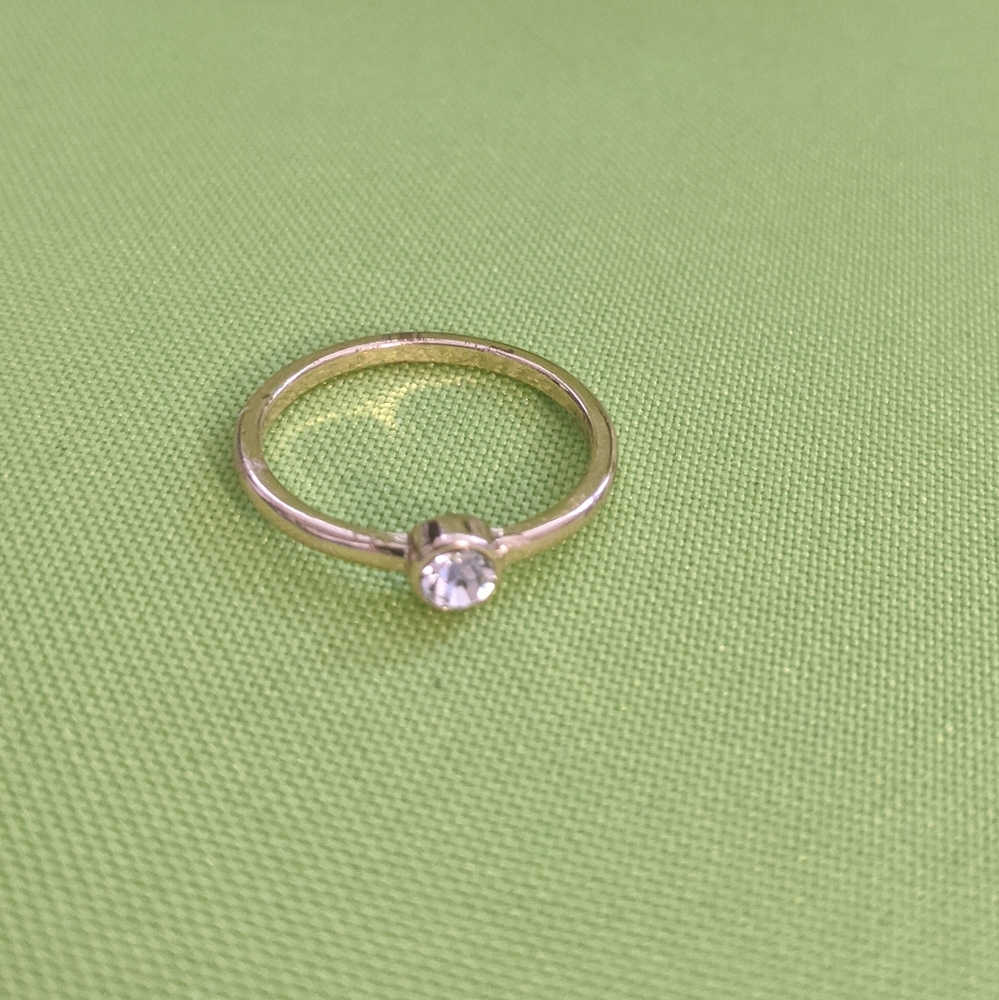 Gold Tone and Rhinestone Ring - Picture 3 of 6